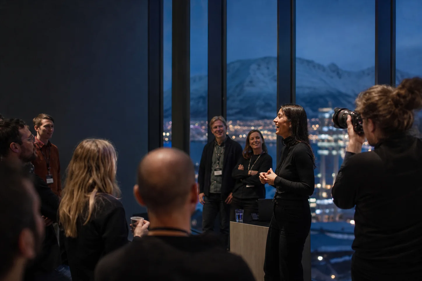 Eventfotograf i Tromsø fotograferer en arktisk teknologisamling